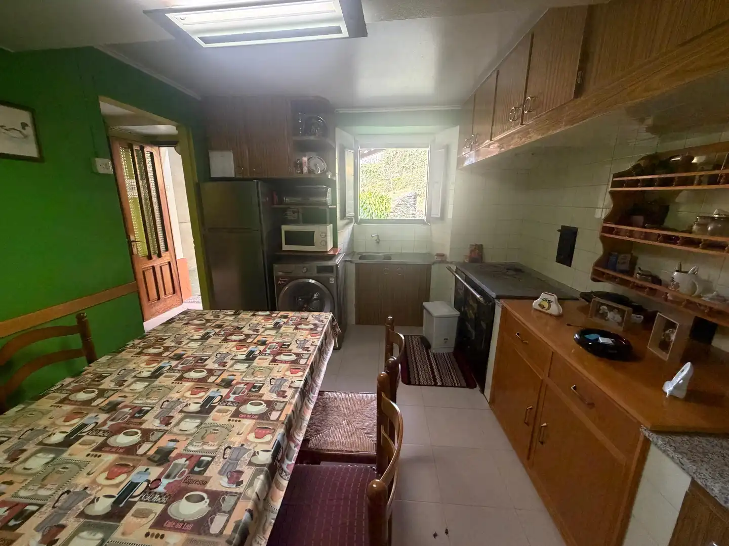 Cuina de Casa o xalet en venda en Cabanas amb Jardí privat, Terrassa i Traster