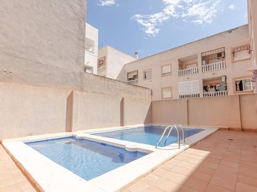 Duplex con piscina in vendita a Calle BERGANTIN
