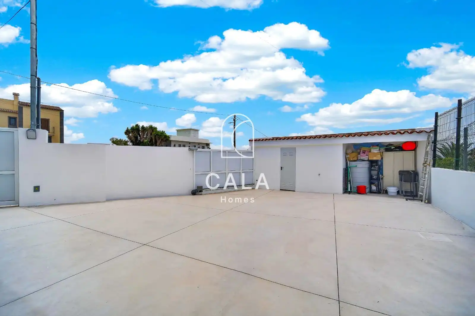 Vista exterior de Casa o xalet en venda en Adeje amb Aire condicionat, Calefacció i Terrassa