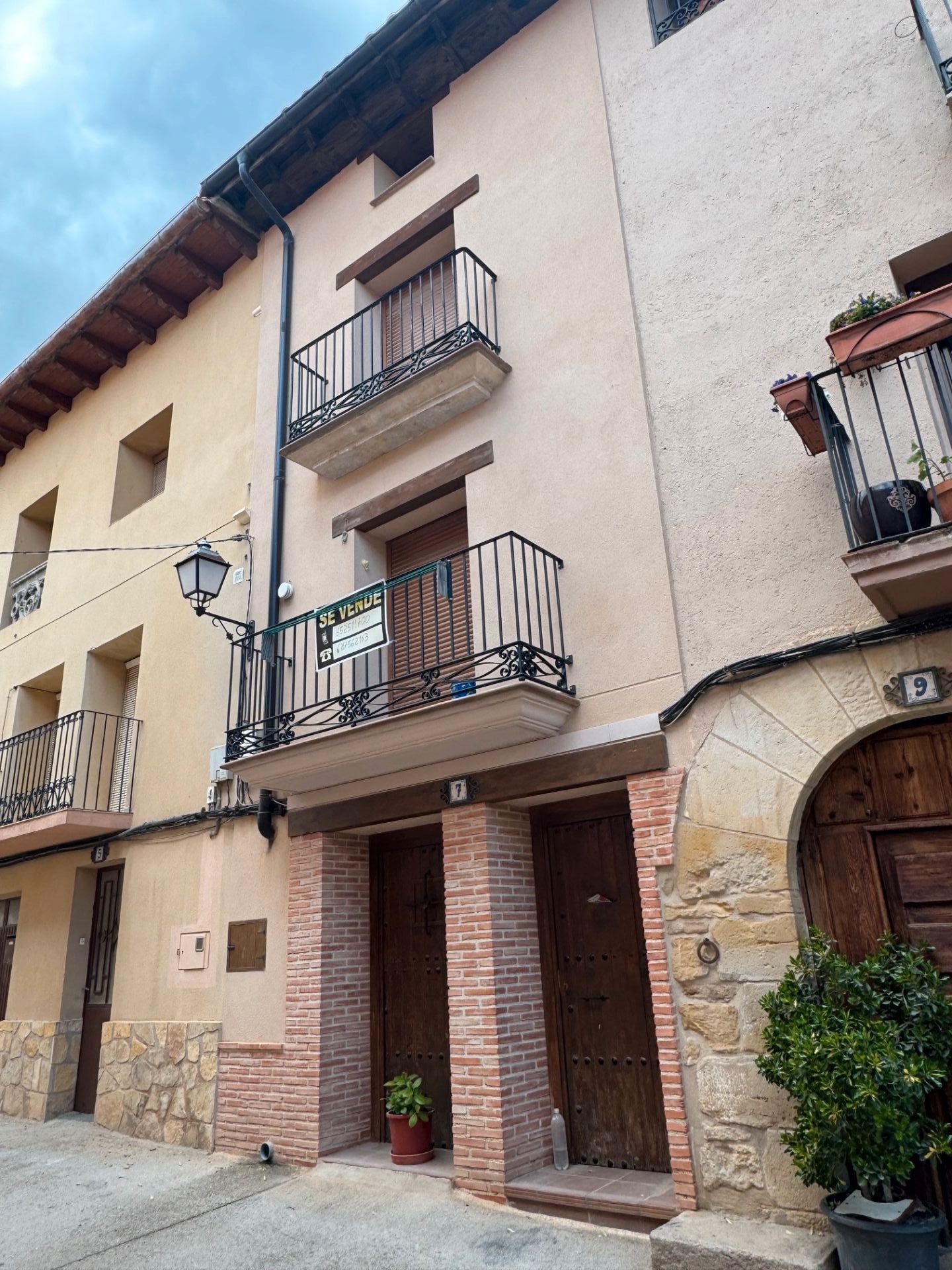 Vista exterior de Casa adosada en venda en Ráfales amb Moblat, Forn i Microones