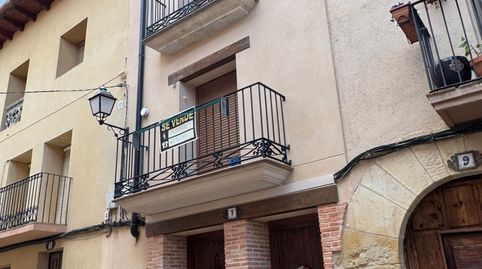 Ráfales.- Casa grande con acceso por dos calles