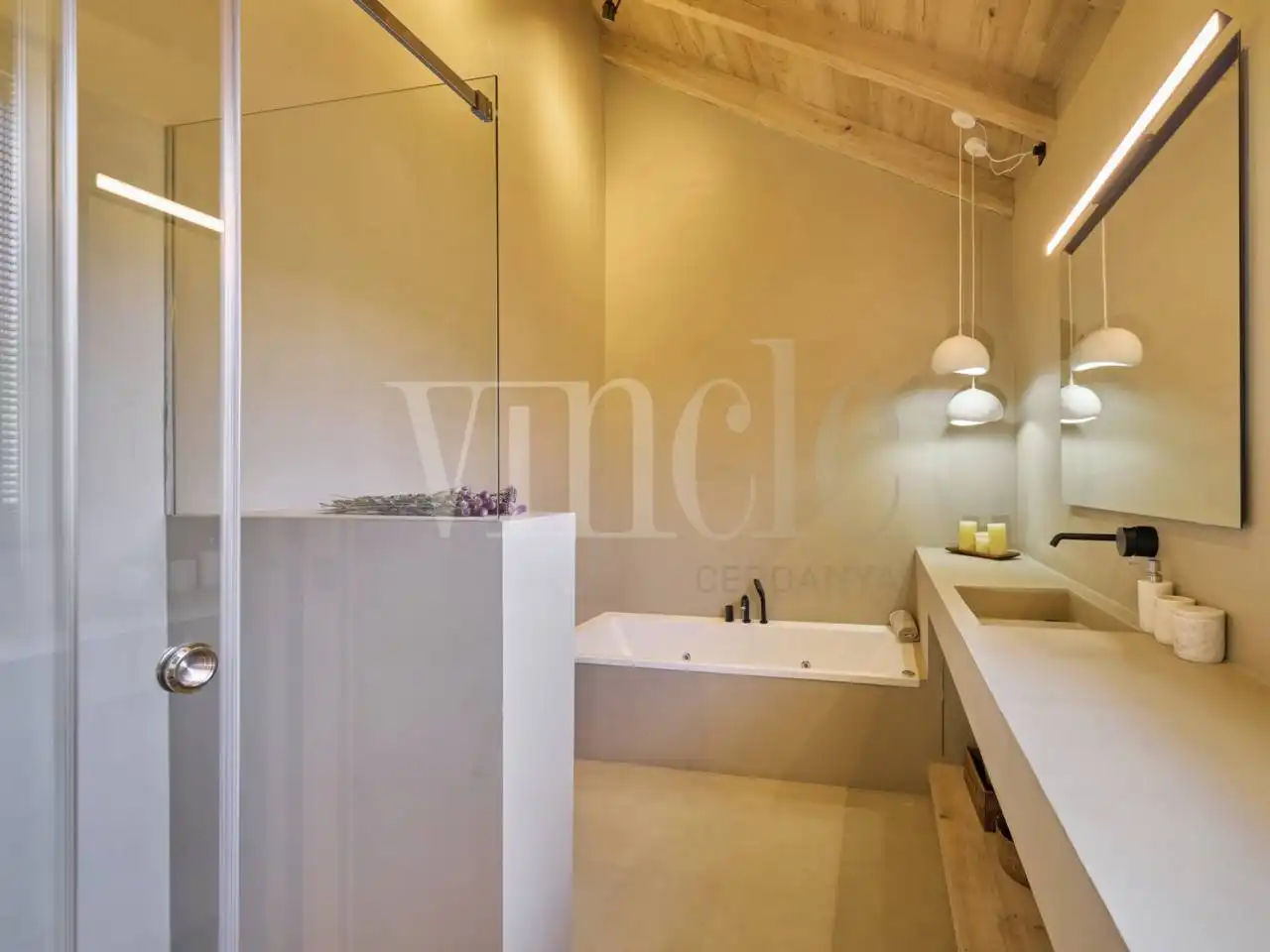 Baño de Casa o chalet en venta en Ger con Aire acondicionado, Calefacción y Jardín privado