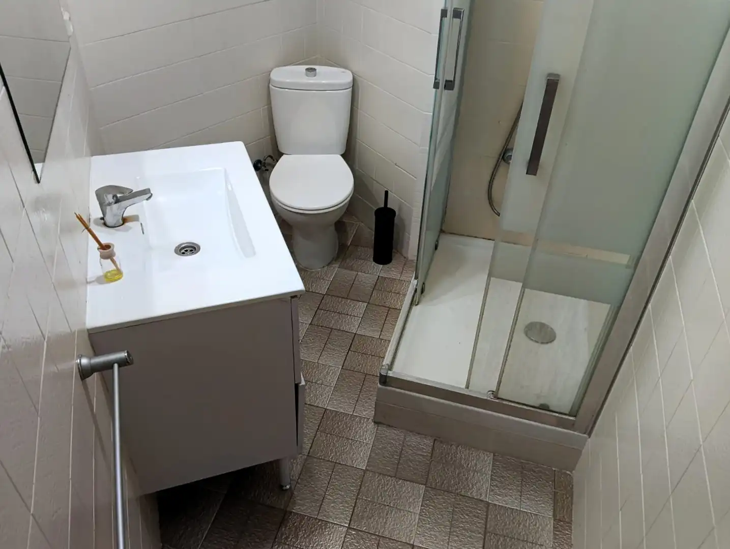 Bathroom of Flat for sale in Barcelona  with Heating, Oven and Microwave