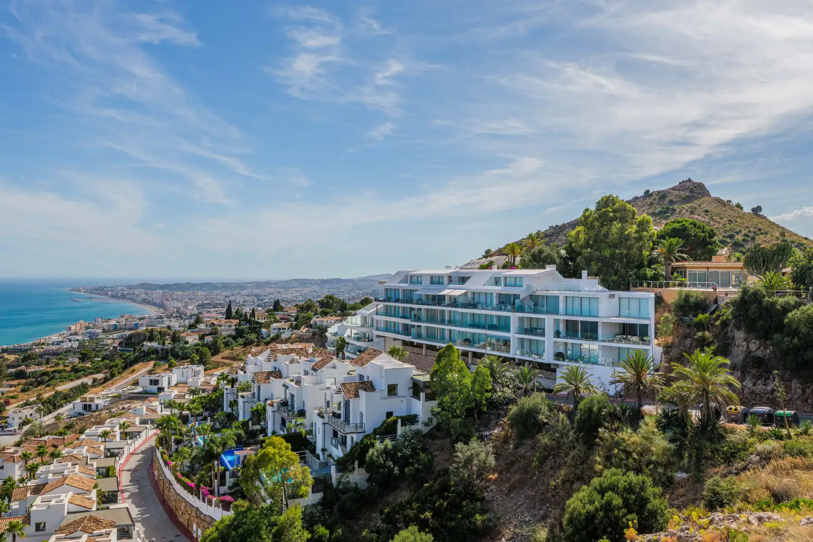 Vista exterior de Àtic en venda en Benalmádena amb Aire condicionat, Terrassa i Piscina