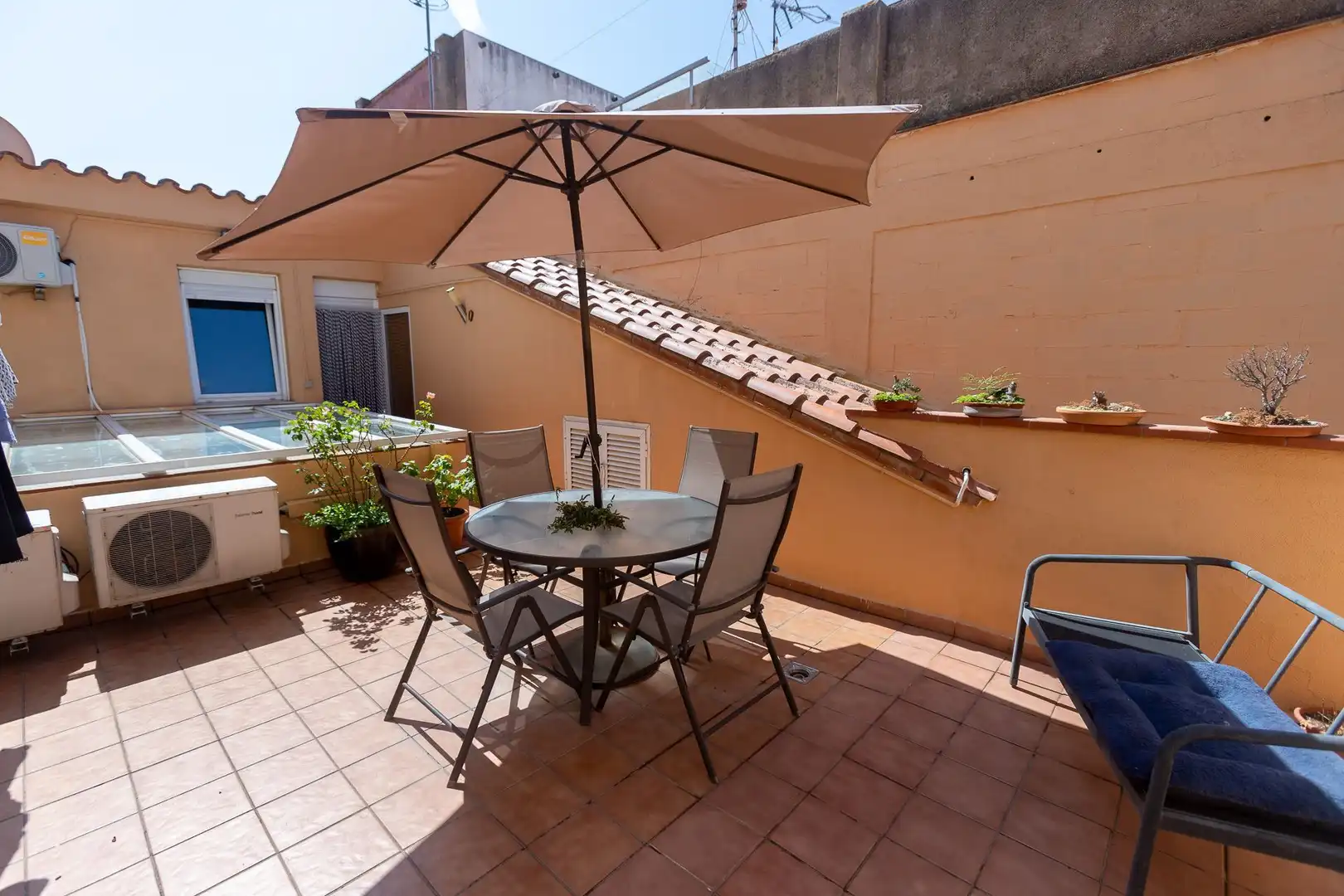 Terrasse von Einfamilien-Reihenhaus zum Verkauf in Roses mit Klimaanlage, Heizung und Terrasse