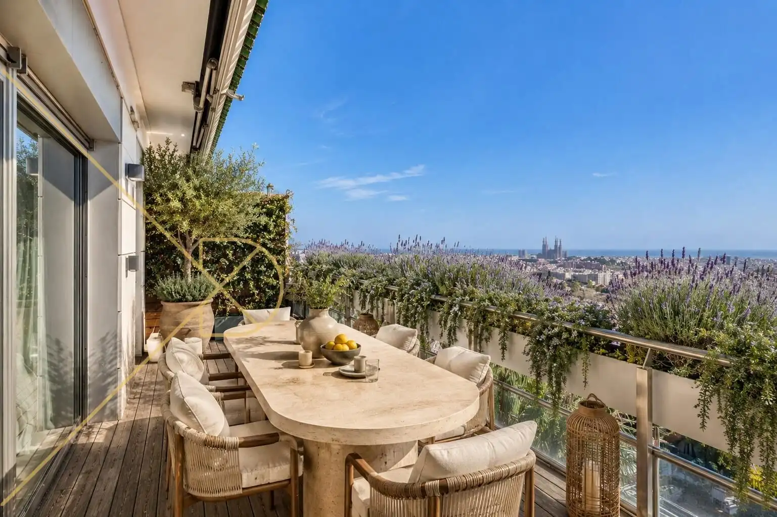 Terrasse von Wohnung zum Verkauf in Barcelona mit Heizung, Privatgarten und Parkett