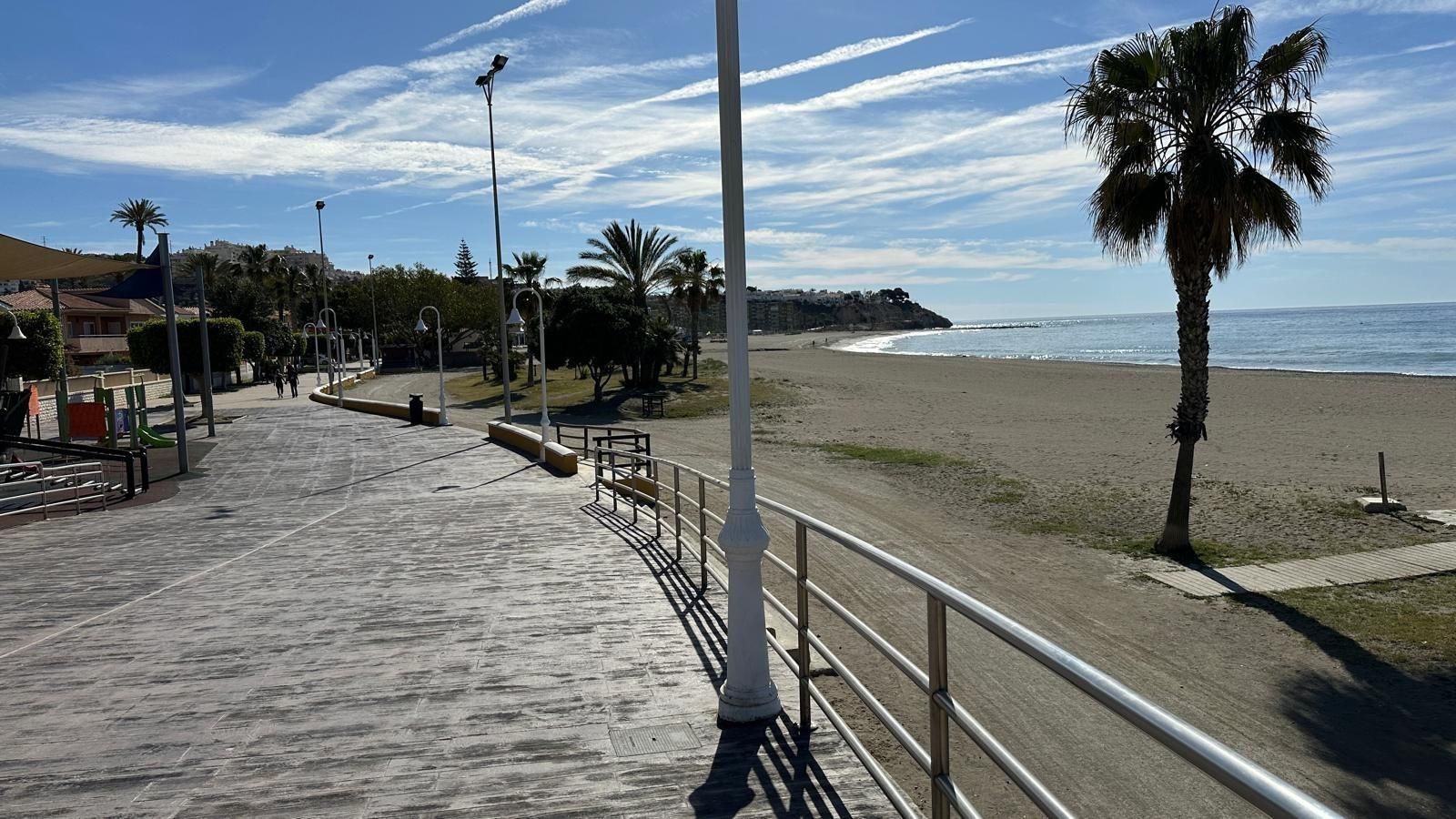 Vista exterior de Estudi en venda en Rincón de la Victoria amb Aire condicionat