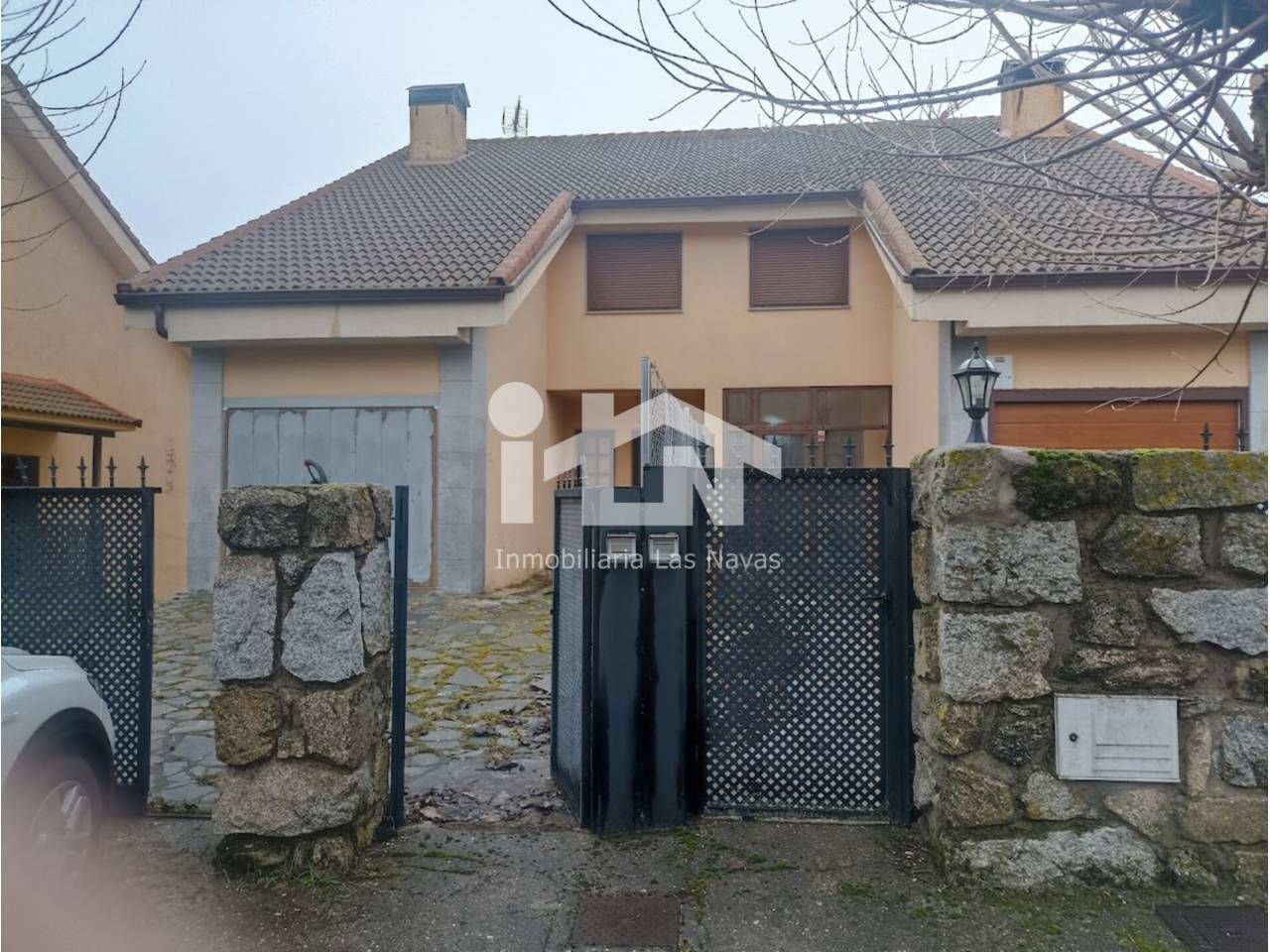 Vista exterior de Casa o xalet en venda en Peguerinos amb Calefacció, Jardí privat i Terrassa