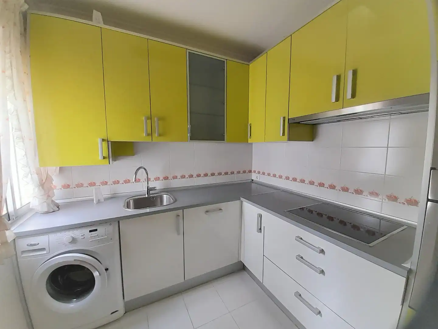 Flat with lift to rent in Calle Padre Francisco Suárez 15