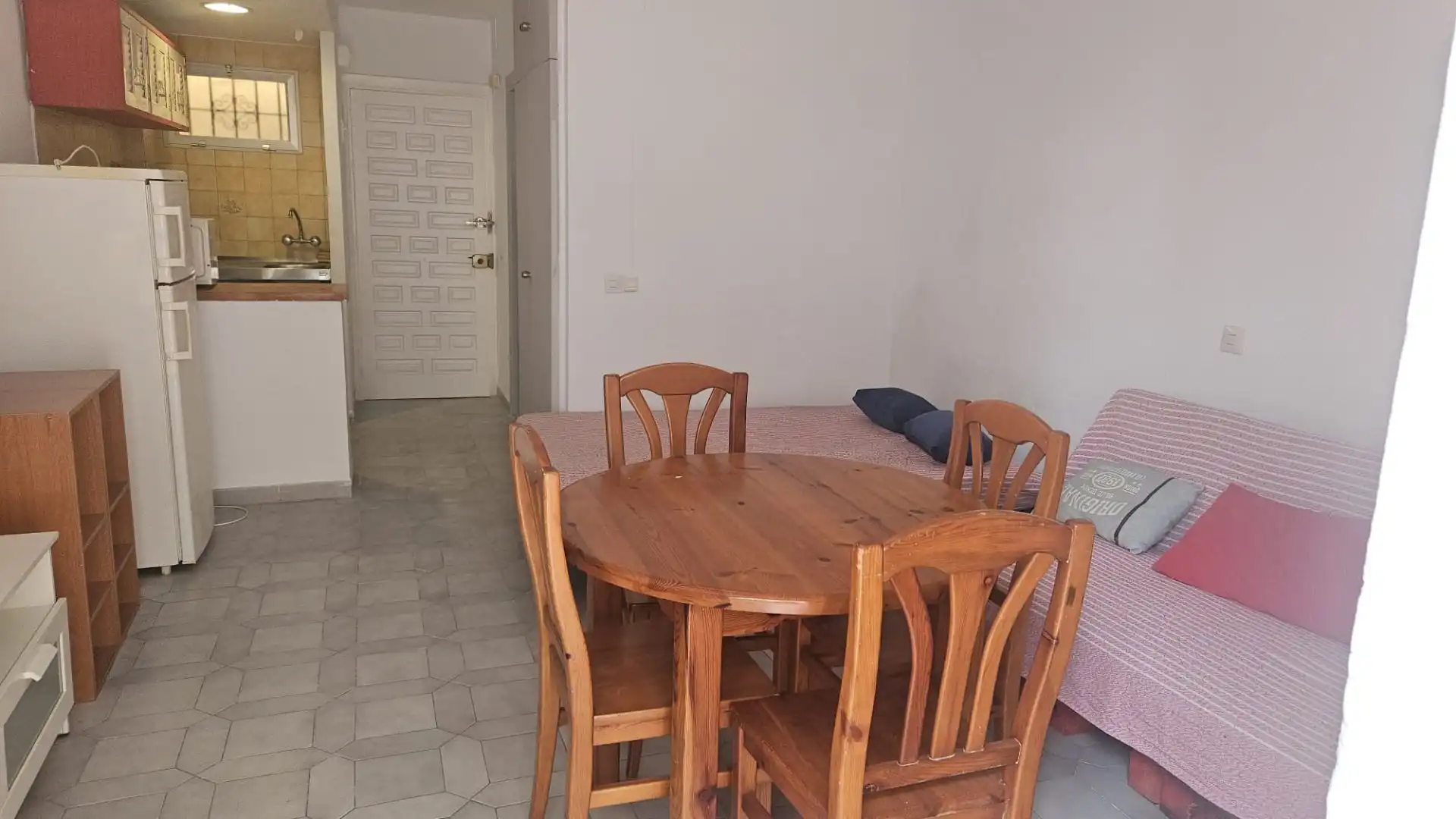 Comedor de Estudio en venta en Benalmádena con Terraza y Piscina comunitaria