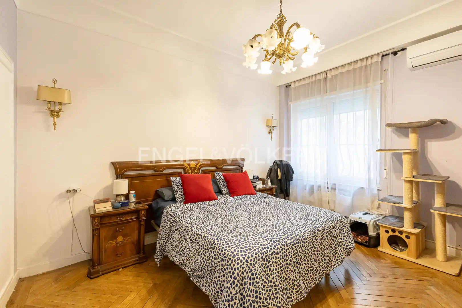 Dormitori de Pis de lloguer en Madrid amb Aire condicionat, Calefacció i Parquet