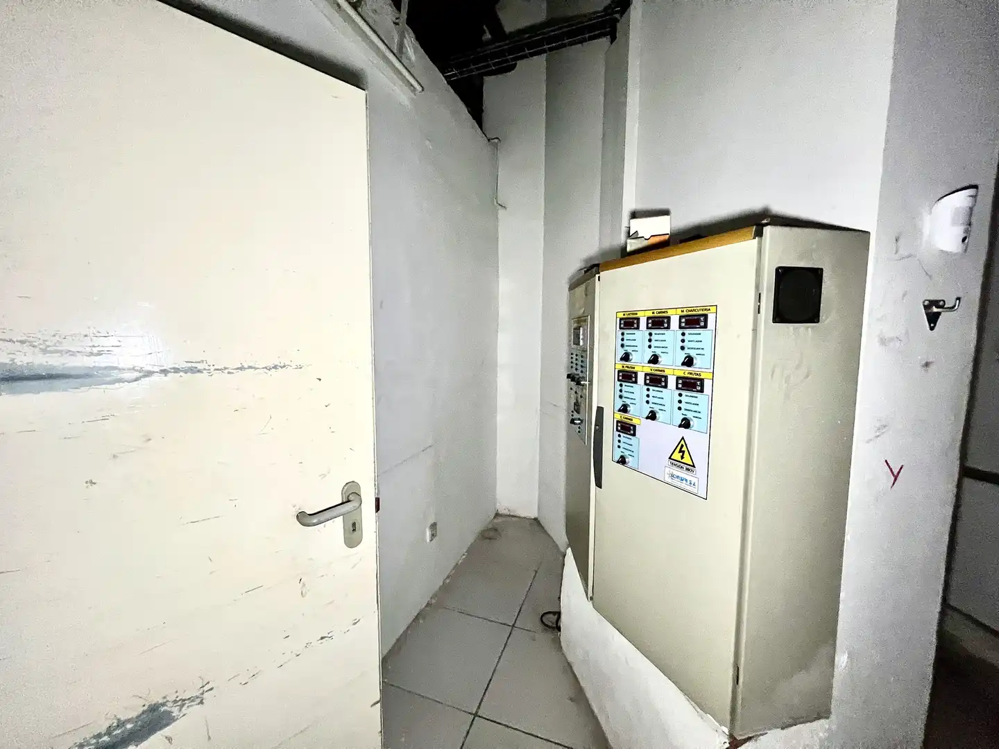 Business premises for sale in Carrer de l'Alcalde Armengou, imagen 24