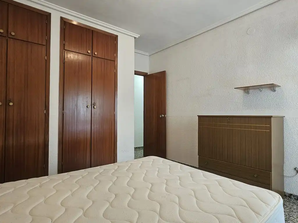 Habitación de Piso en venta en L'Eliana con Balcón y Internet