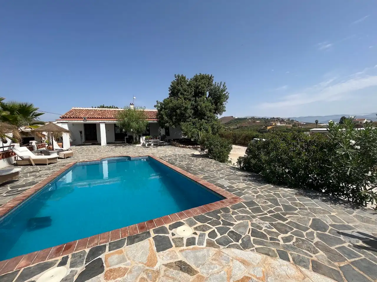 Swimming pool of Country homes for sale in Vélez-Málaga  with Air Conditioner, Heating and Private garden