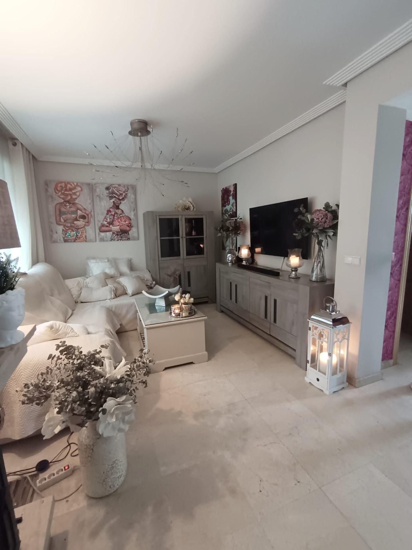 Sala d'estar de Casa adosada en venda en  Córdoba Capital amb Aire condicionat, Jardí privat i Piscina