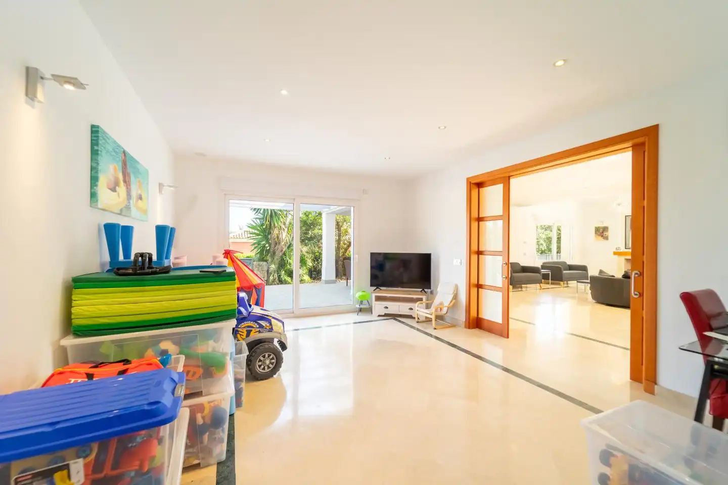 Sala d'estar de Casa o xalet en venda en Sotogrande amb Aire condicionat, Jardí privat i Terrassa