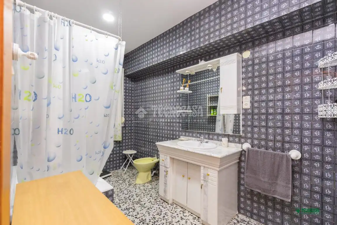 Baño de Piso en venta en Almería con Aire acondicionado
