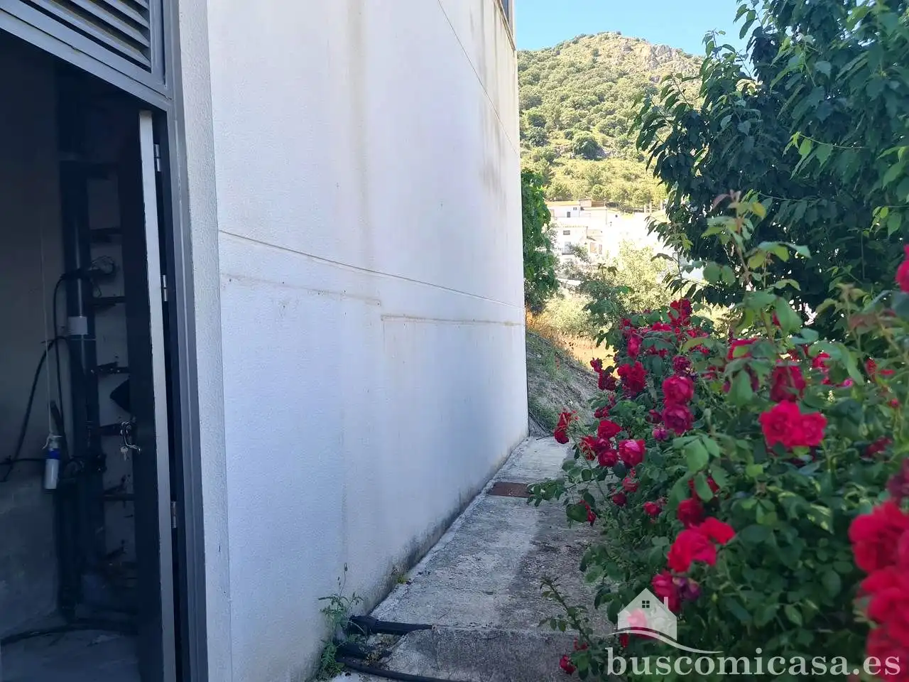 Vista exterior de Casa o xalet en venda en Huelma amb Aire condicionat, Calefacció i Jardí privat