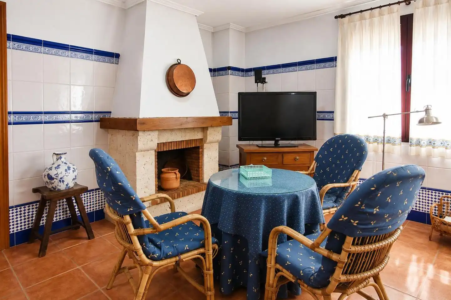 Sala de estar de Casa o chalet en venta en Alcazarén con Calefacción, Jardín privado y Trastero
