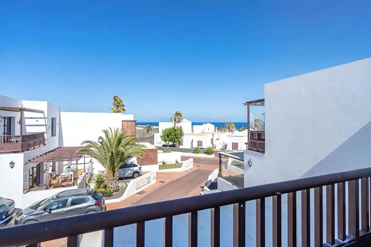 Vista exterior de Dúplex en venta en Teguise con Terraza, Trastero y Amueblado
