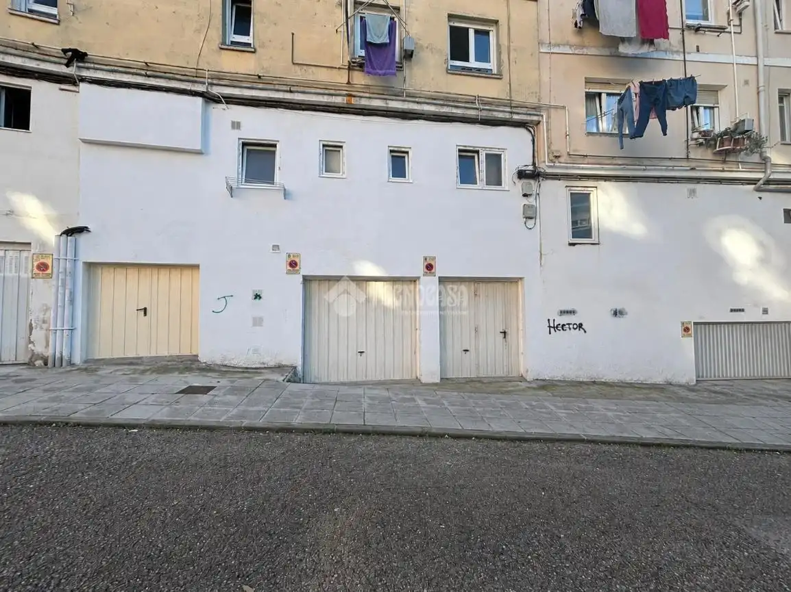 Individual for sale in FERNANDO DE LOS RIOS 2B
