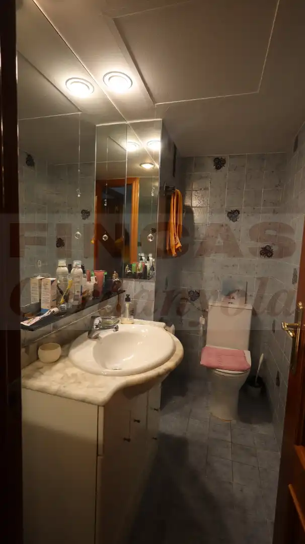 Baño de Piso en venta en Cerdanyola del Vallès con Calefacción, Parquet y Balcón