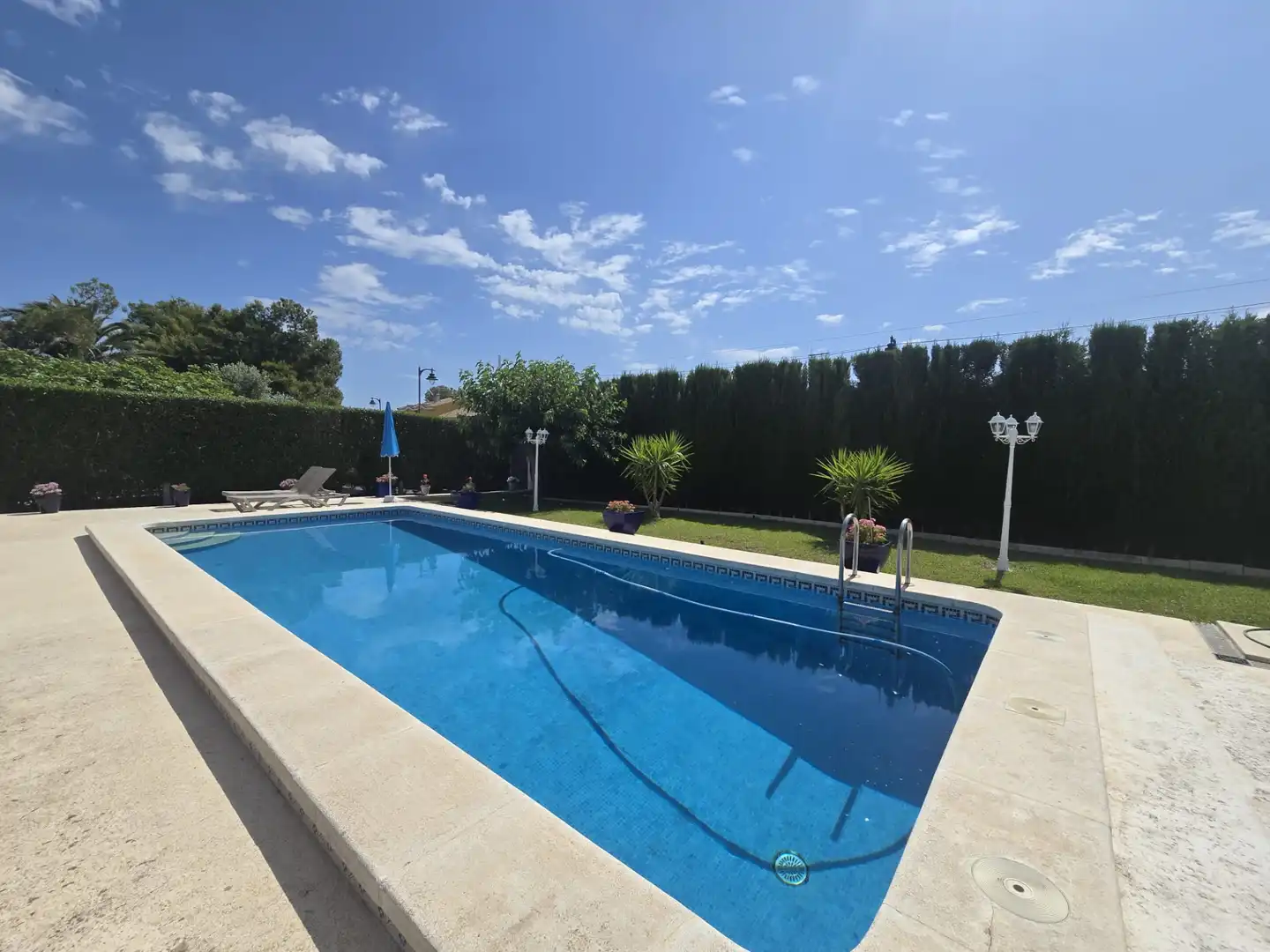 Piscina de Casa o xalet en venda en Castellón de la Plana / Castelló de la Plana amb Aire condicionat, Calefacció i Jardí privat