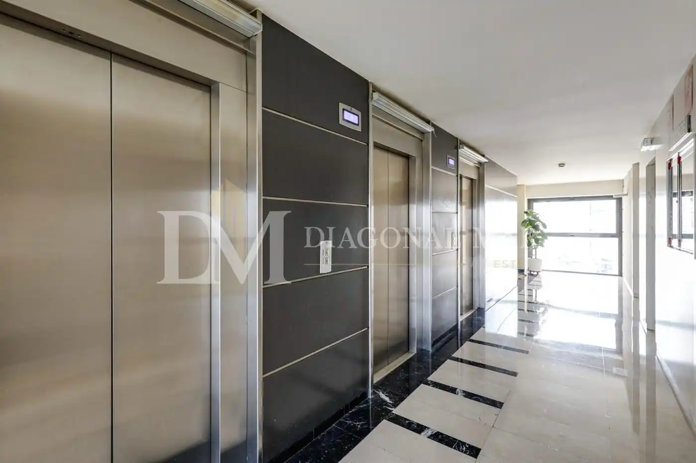 Piso en venta en Barcelona con Aire acondicionado, Calefacción y Terraza