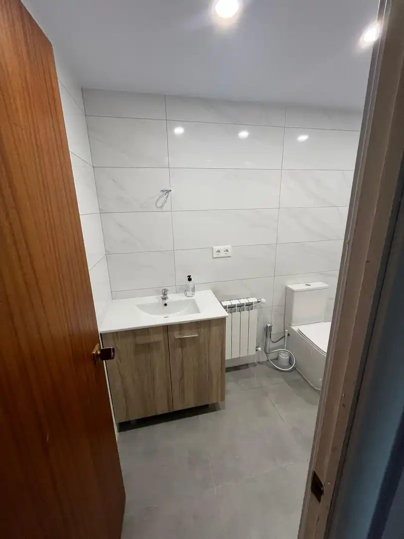 Bany de Pis en venda en Girona amb Aire condicionat, Calefacció i Balcó