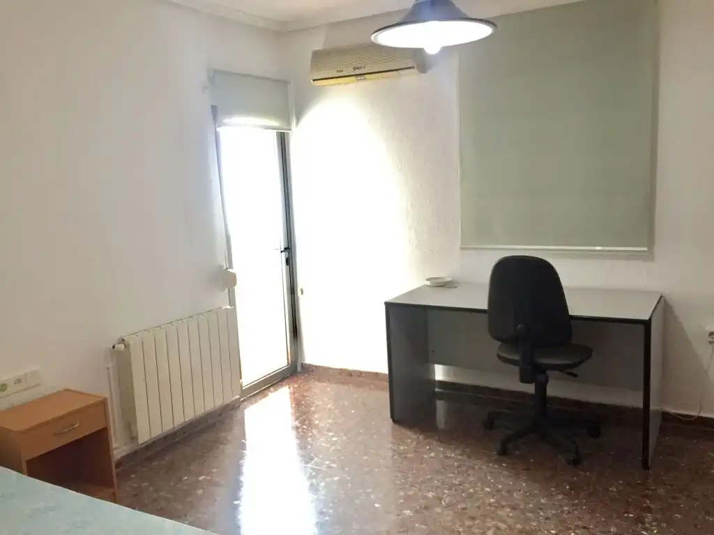 Wohnung zur Miete in Valencia mit Klimaanlage, Heizung und Abstellraum