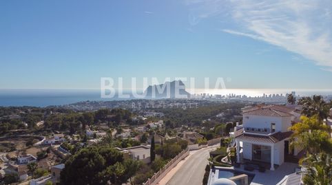 Villa de lujo con vistas panorámicas al mar en venta en la costa de Benissa