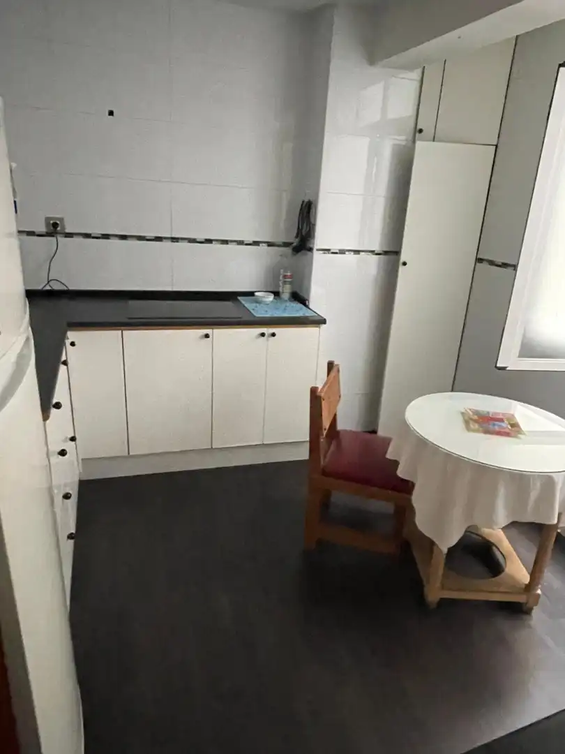 Cuina de Pis de lloguer en Granada amb Calefacció, Moblat i Balcó