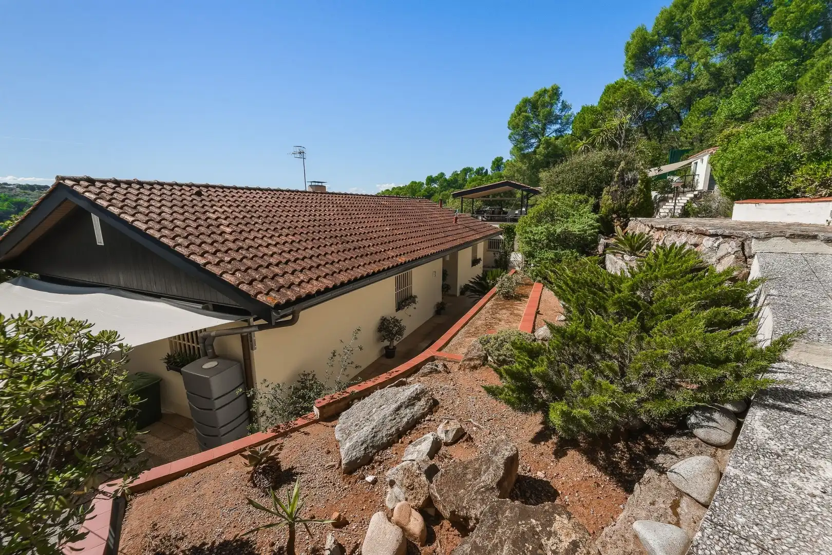 Exterior view of Houses for sale in Montjuïc