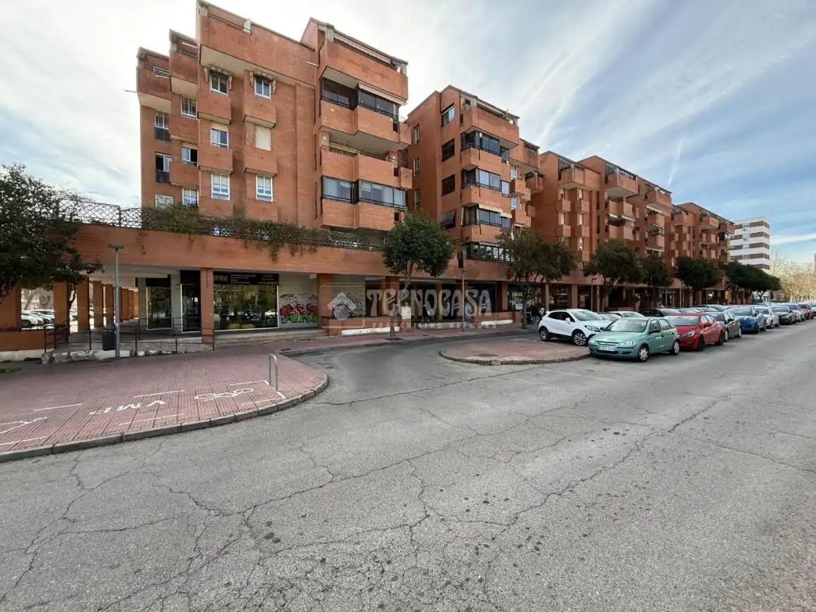 Vista exterior de Piso en venta en Alcalá de Henares con Aire acondicionado y Terraza