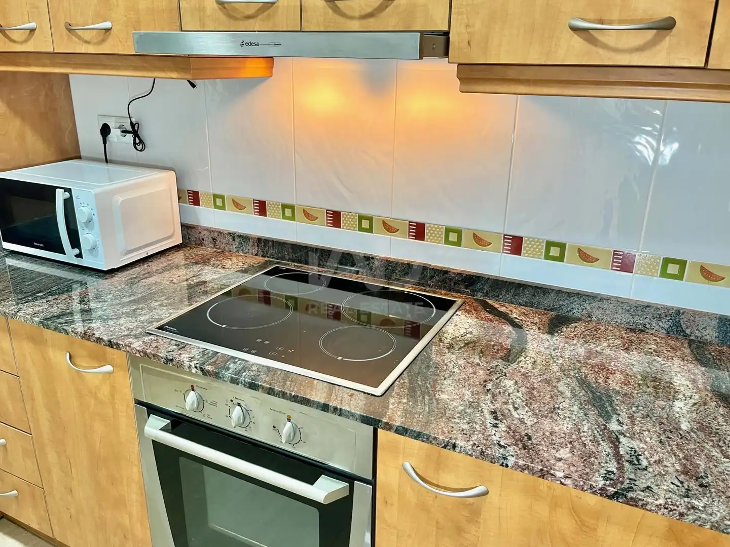 Küche von Wohnung zum Verkauf in Torreblanca mit Klimaanlage, Heizung und Schwimmbad