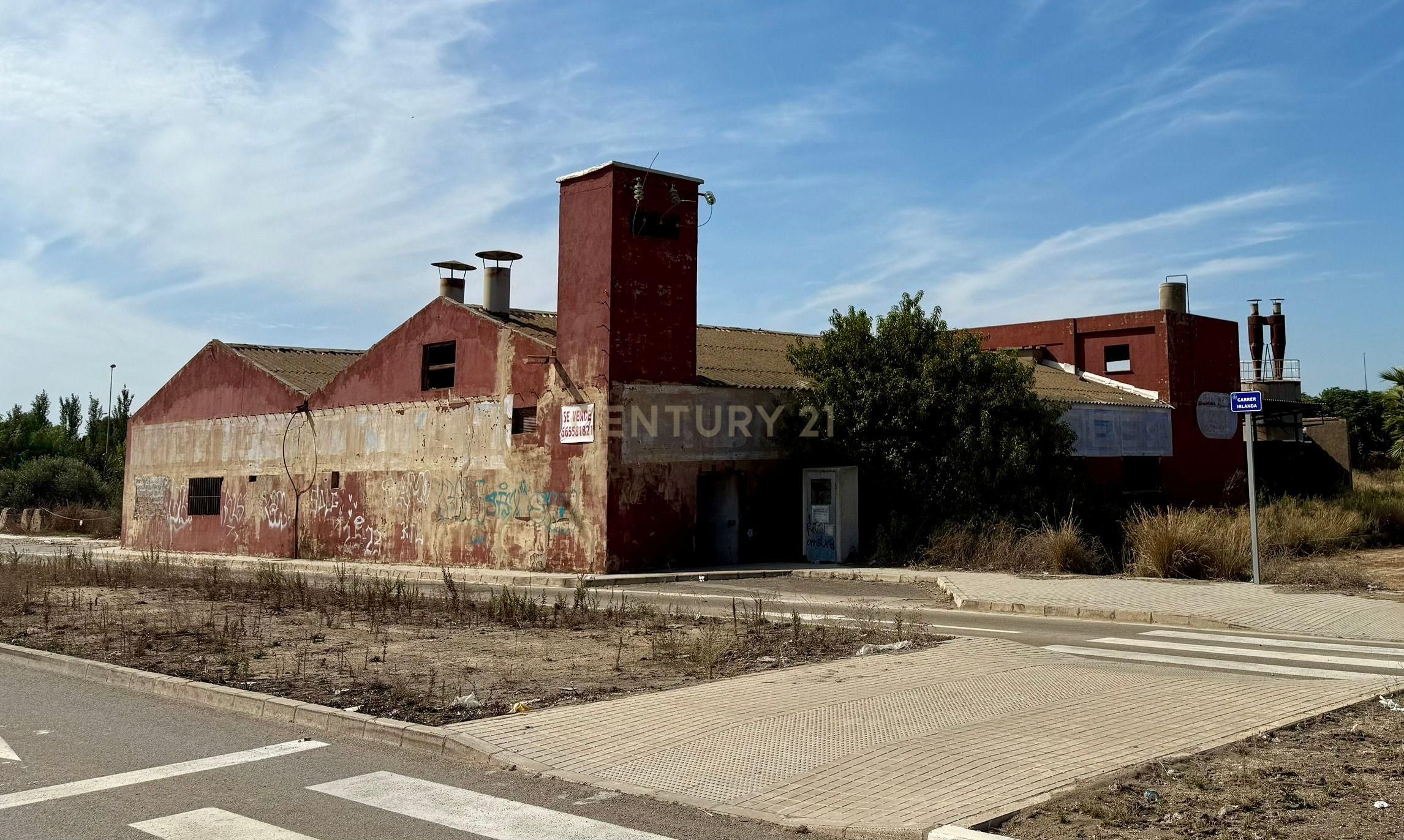 Vista exterior de Nau industrial en venda en Sollana
