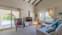 Living room of House or chalet for sale in Marbella  with Air Conditioner, Private garden and Terrace