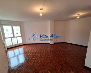 Sala d'estar de Apartament en venda en Haro amb Calefacció, Traster i Balcó