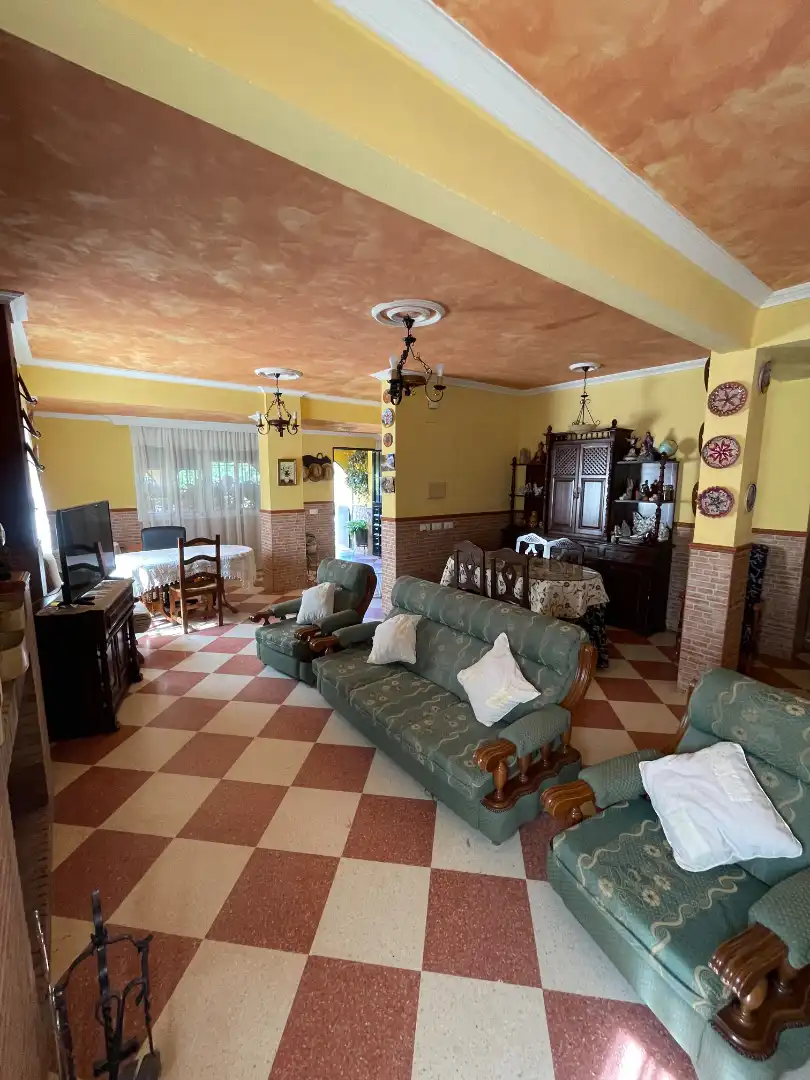 Country homes for sale in Cantillana