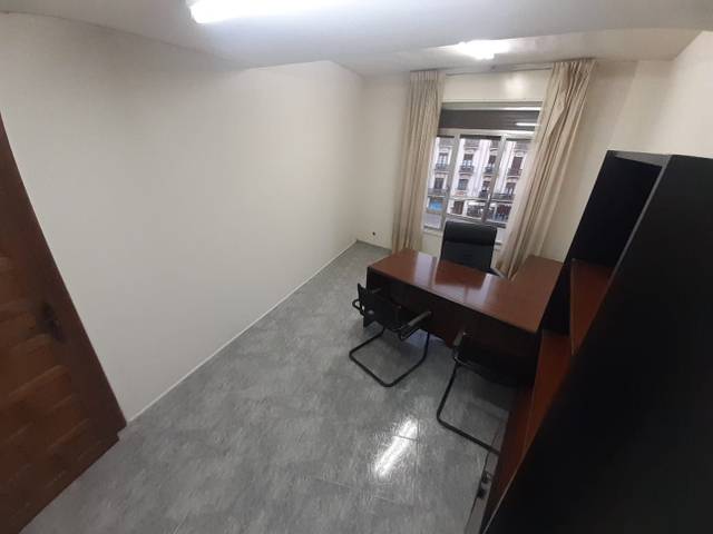 Oficina en Alquiler en Casco Antiguo