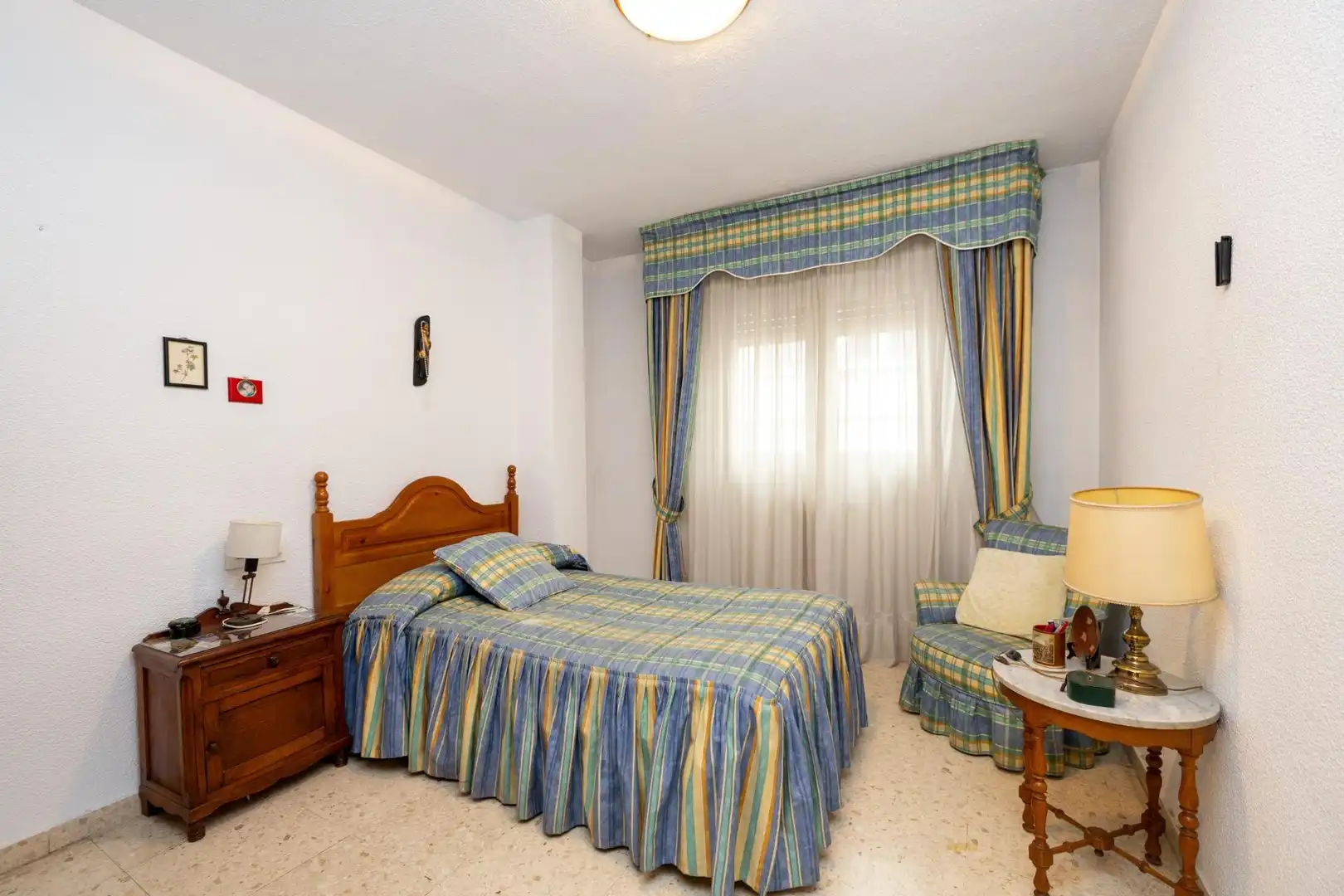 Dormitori de Pis en venda en Granada amb Aire condicionat, Calefacció i Terrassa