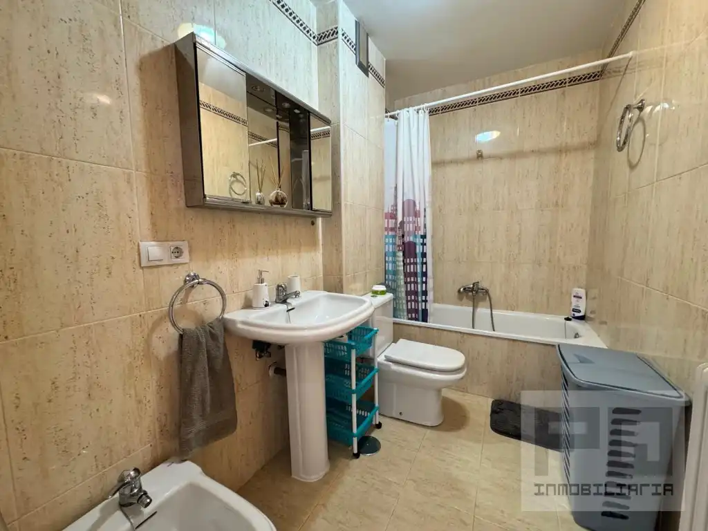 Apartamento de alquiler en C. de la Cdad. de Toledo, 9, Hervencias Altas - El Pinar