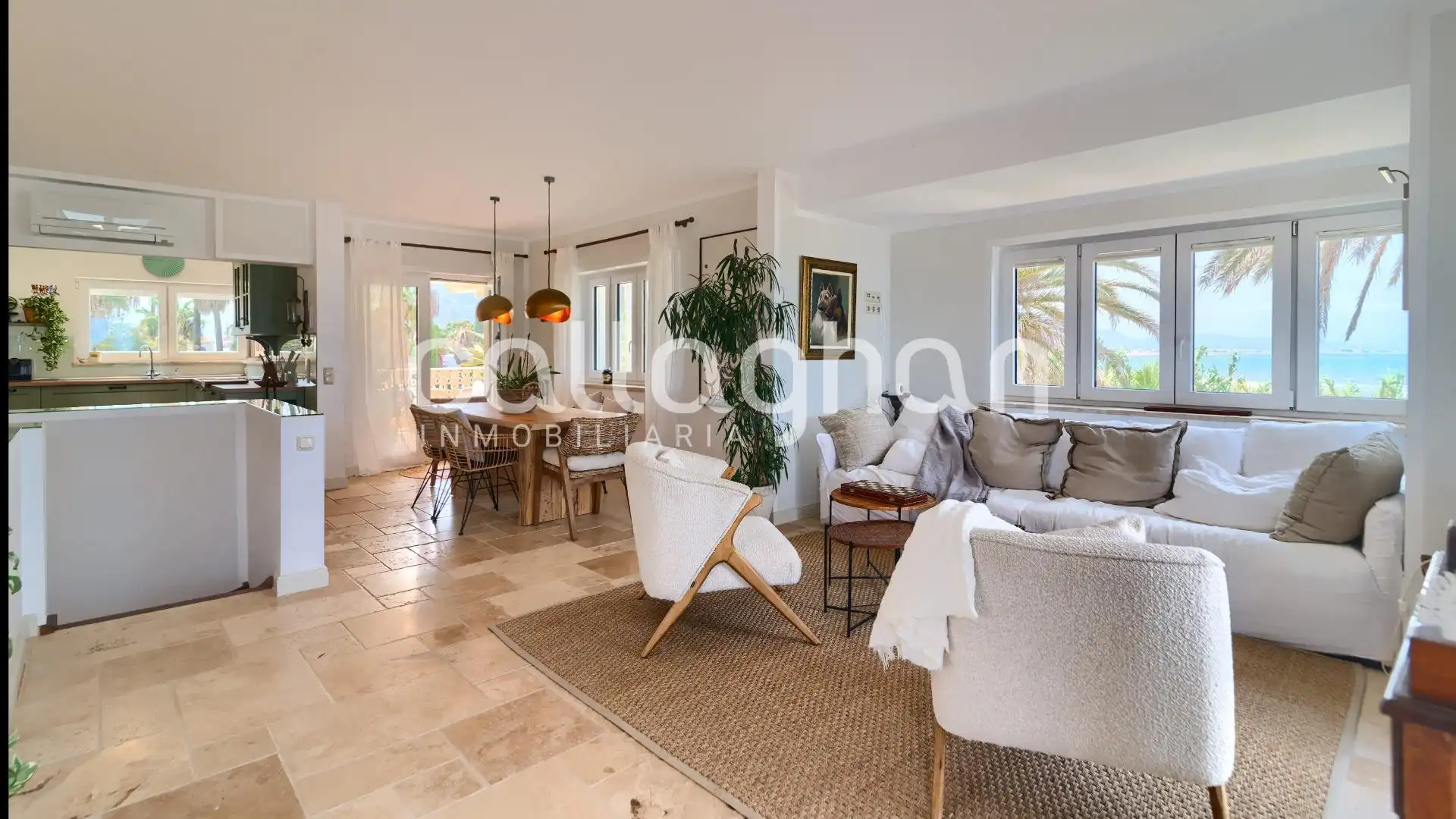 Sala d'estar de Casa o xalet de lloguer en Dénia amb Aire condicionat, Calefacció i Jardí privat