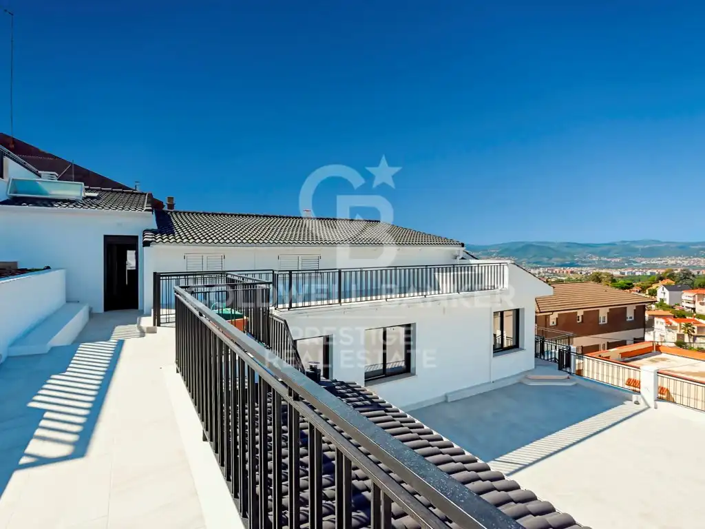 Exterior view of Houses for sale in Esplugues de Llobregat