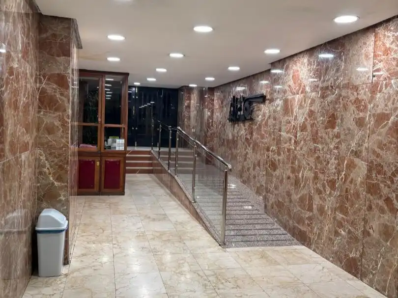 Office for rent in Madrid  with Air Conditioner