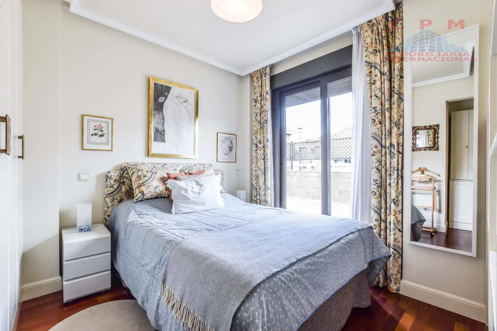 Dormitori de Àtic de lloguer en Madrid amb Aire condicionat, Calefacció i Parquet