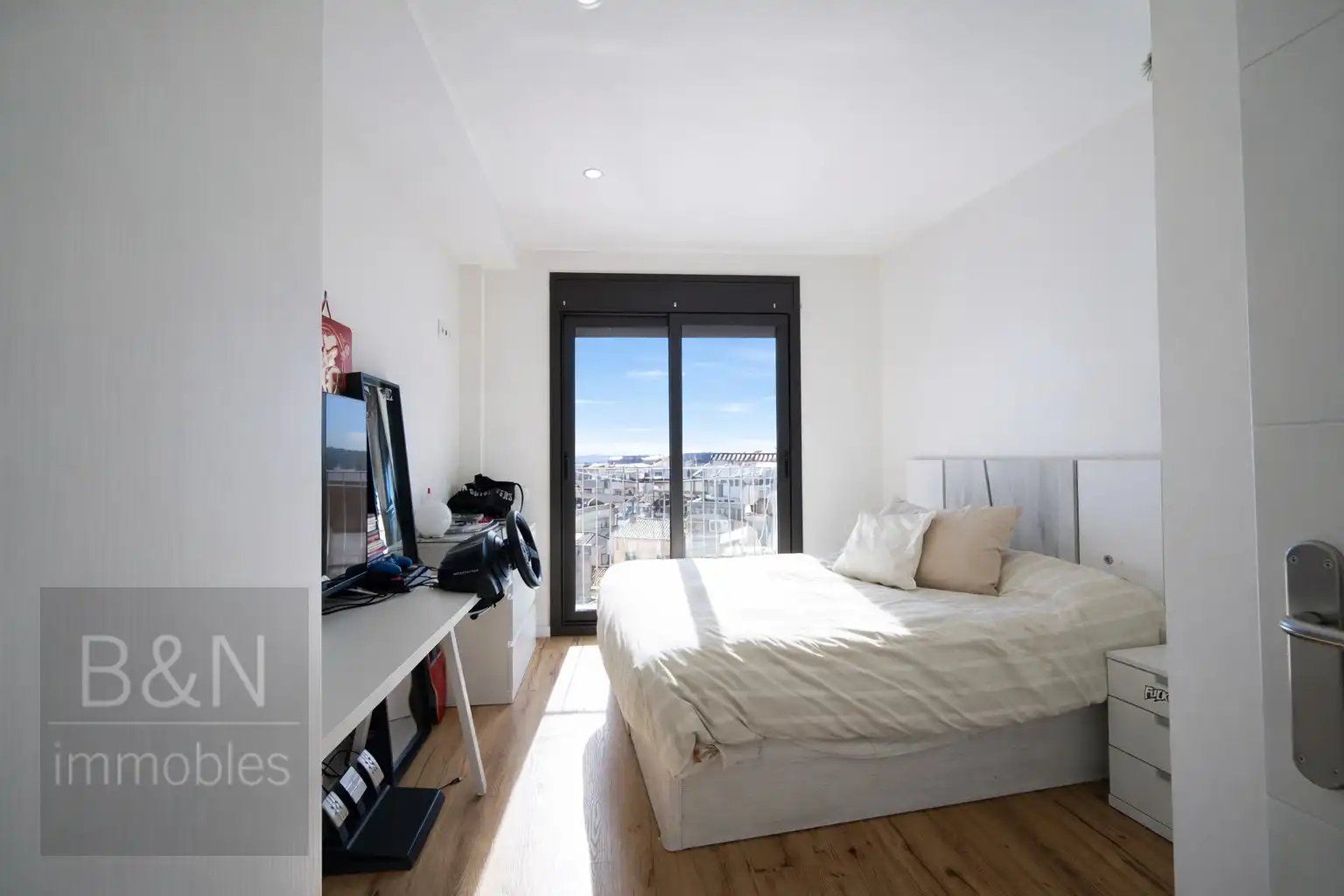 Habitación de Dúplex en venta en Terrassa con Aire acondicionado, Calefacción y Terraza