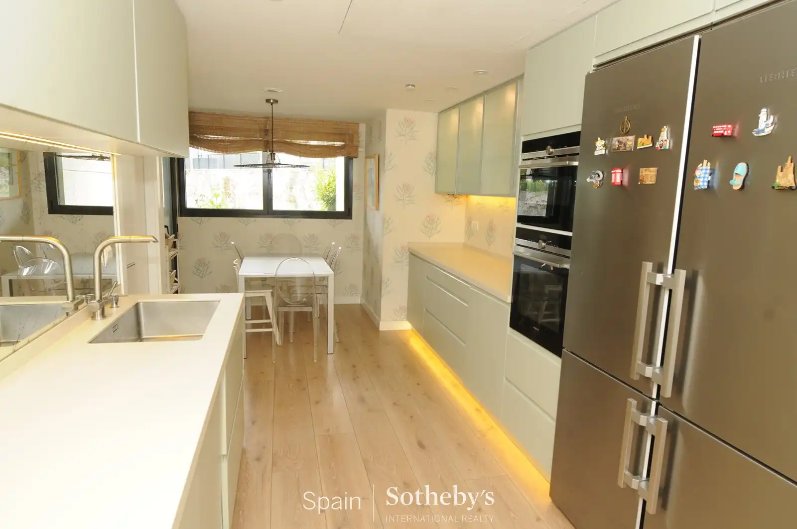 Cocina de Apartamento en venta en La Moraleja con Aire acondicionado, Terraza y Trastero