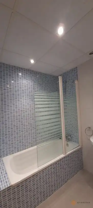 Baño de Dúplex en venta en Caspe con Aire acondicionado, Calefacción y Trastero