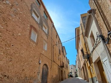 Casa con balcone in vendita a Carrer FONT VELLA